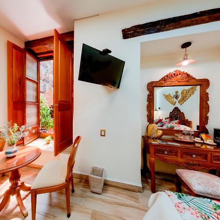 Hotel Casa Baez ปาทซ์คูเอโร ภายนอก รูปภาพ