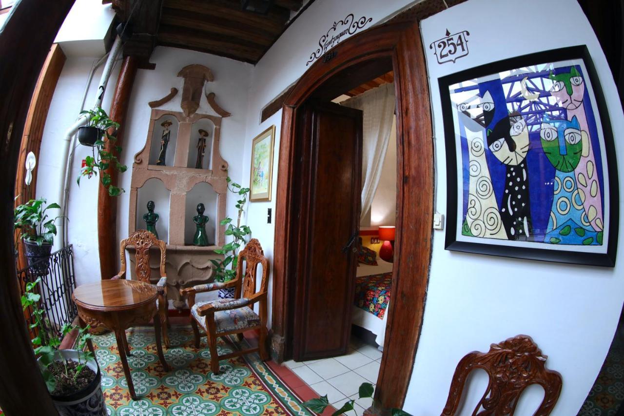 Hotel Casa Baez ปาทซ์คูเอโร ภายนอก รูปภาพ