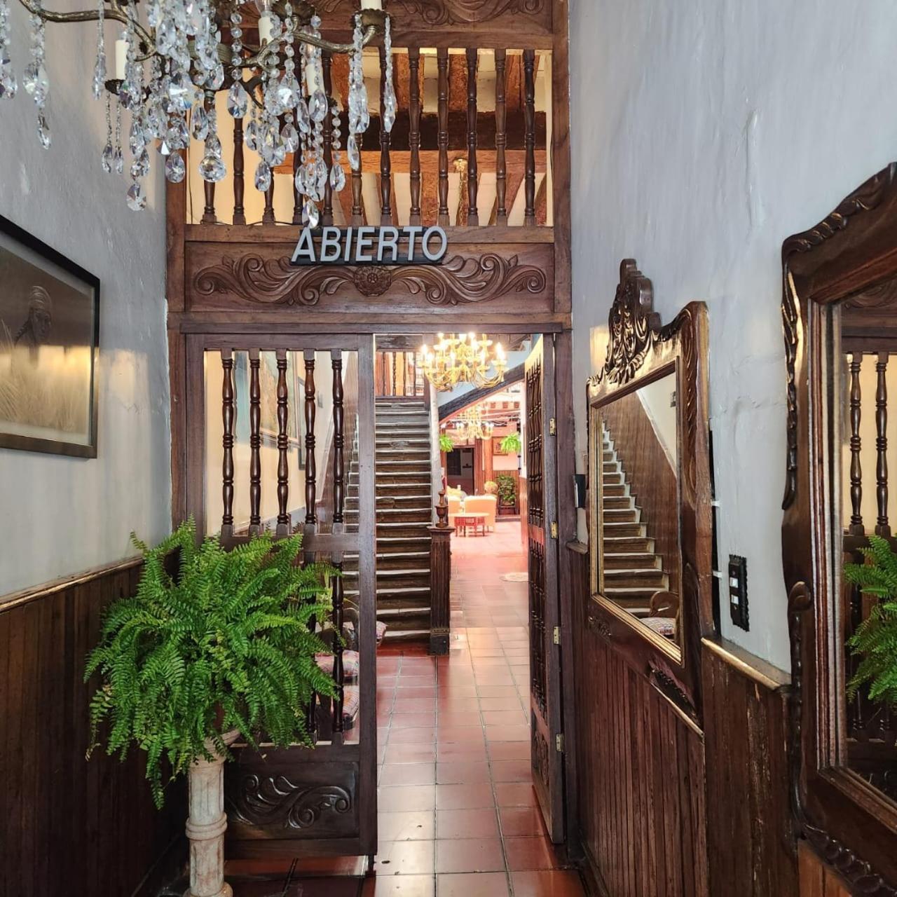Hotel Casa Baez ปาทซ์คูเอโร ภายนอก รูปภาพ