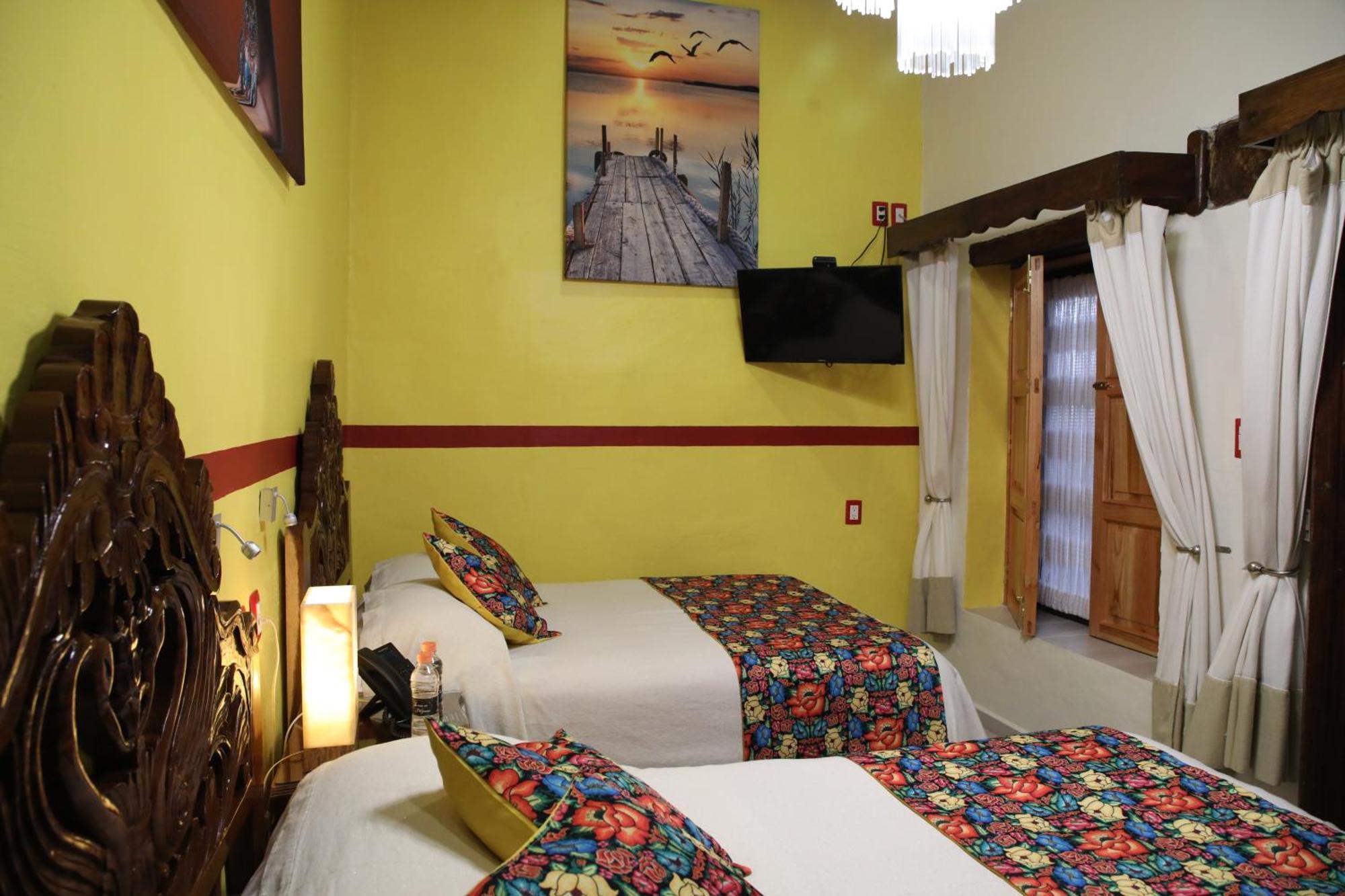 Hotel Casa Baez ปาทซ์คูเอโร ภายนอก รูปภาพ