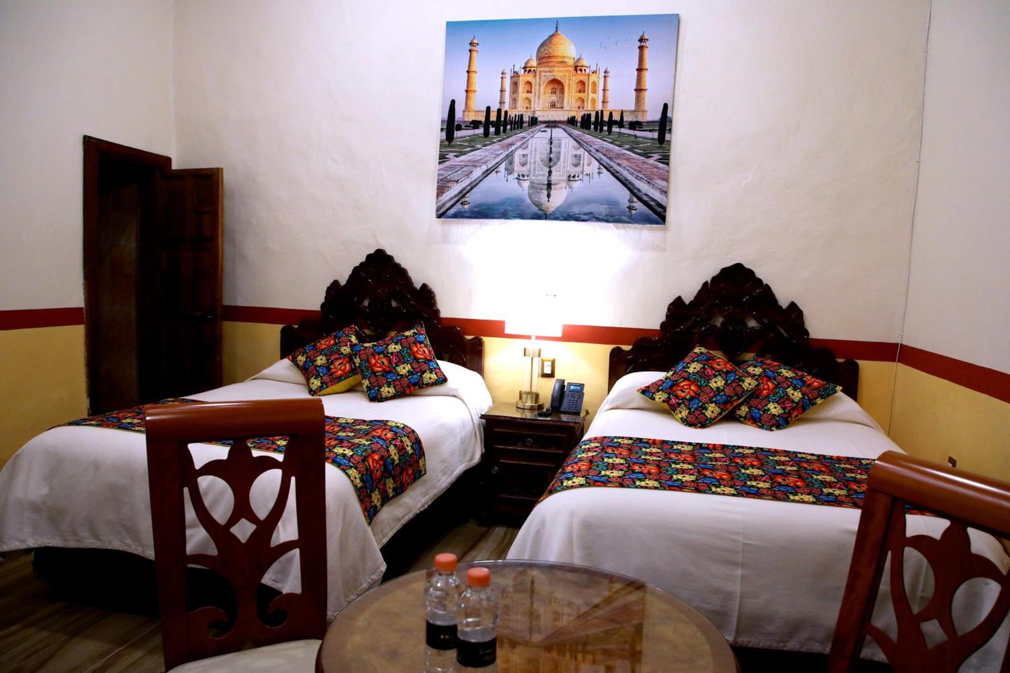 Hotel Casa Baez ปาทซ์คูเอโร ภายนอก รูปภาพ