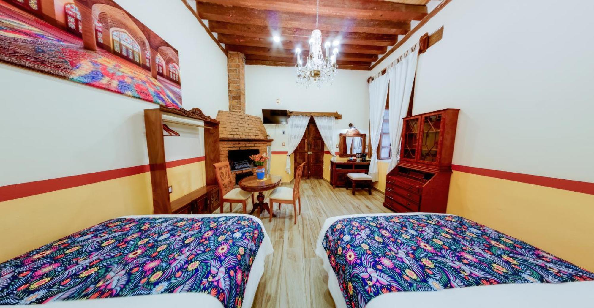 Hotel Casa Baez ปาทซ์คูเอโร ภายนอก รูปภาพ